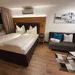 Leontina - With Air Conditioning And Summer Card *