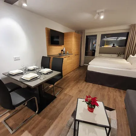 Leontina Apartment