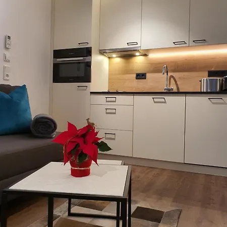 Leontina Apartment *