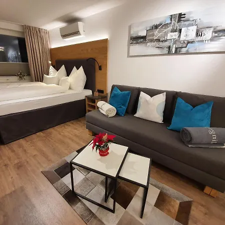 Leontina Apartment *