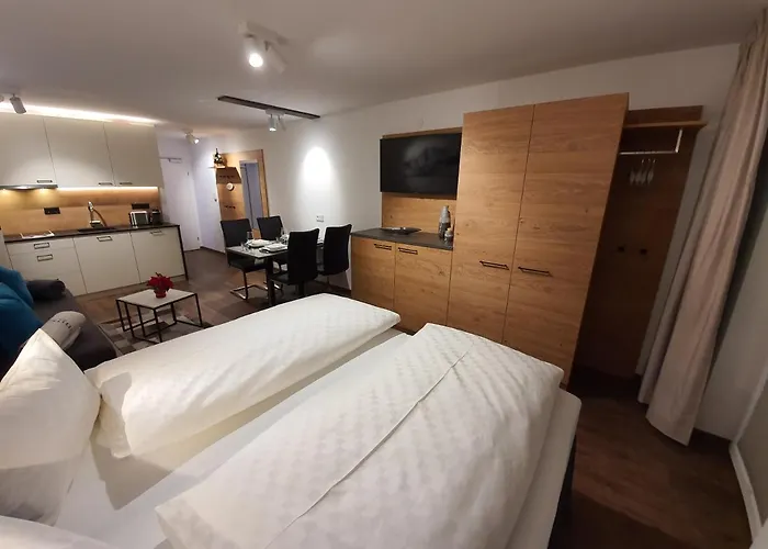 Leontina - With Air Conditioning And Summer Card