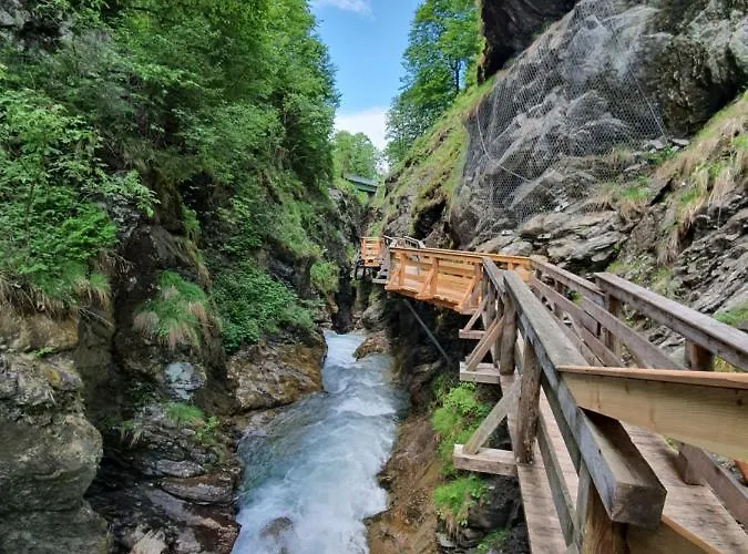 Leontina - With Air Conditioning And Summer Card *